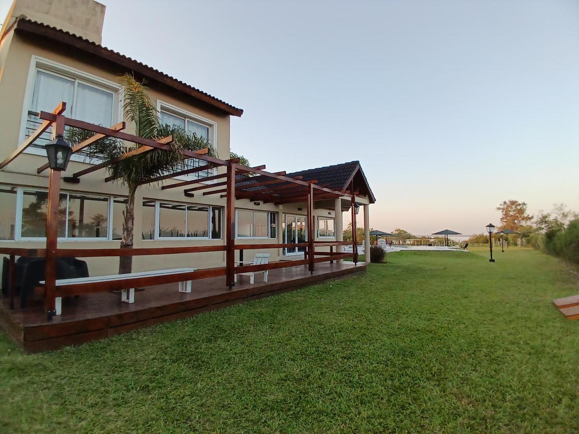 Brisas del Lago Apart y Hotel Federación Exterior foto