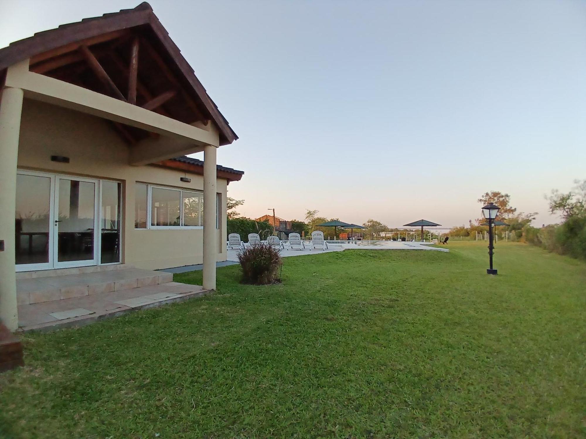 Brisas del Lago Apart y Hotel Federación Exterior foto